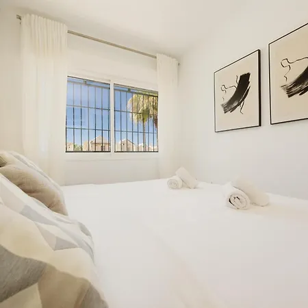 3-story Townhouse For 7, Newly Renovated, Terrace, Bbq, And Access In Arenal, Holiday home