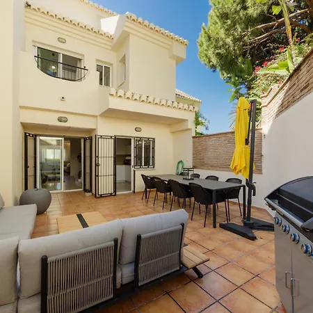 Holiday home 3-story Townhouse For 7, Newly Renovated, Terrace, Bbq, And Access In Arenal, *