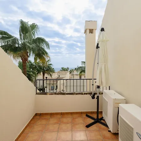 3-story Townhouse For 7, Newly Renovated, Terrace, Bbq, And Access In Arenal, Holiday home