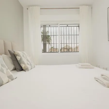 3-story Townhouse For 7, Newly Renovated, Terrace, Bbq, And Access In Arenal, *